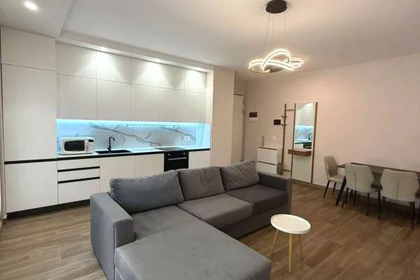 Shtepi me qera Apartament ne Tirane, 1+1, Mobilimi E mobiluar, Pagesa 900  Euro.