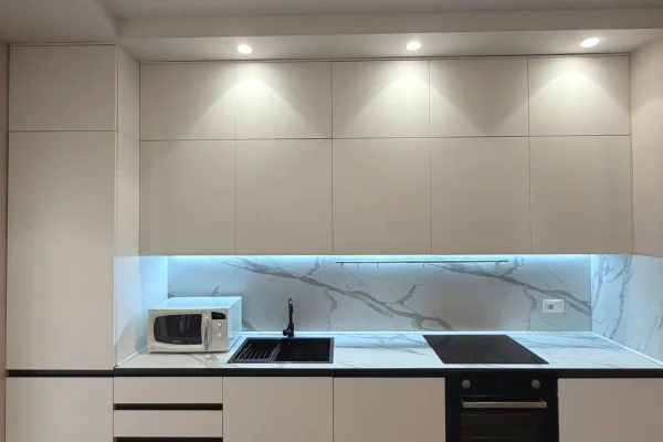Shtepi me qera Apartament ne Tirane, 1+1, Mobilimi E mobiluar, Pagesa 900  Euro.