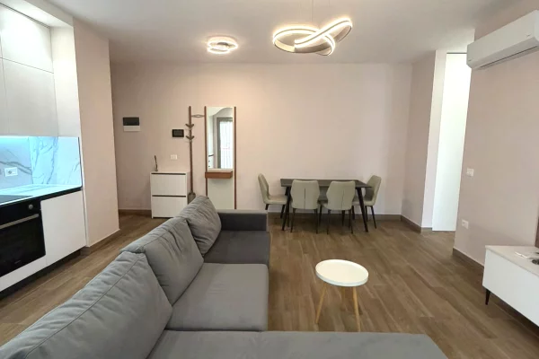 Shtepi me qera Apartament ne Tirane, 1+1, Mobilimi E mobiluar, Pagesa 900  Euro.