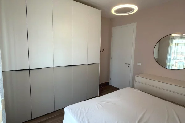 Shtepi me qera Apartament ne Tirane, 1+1, Mobilimi E mobiluar, Pagesa 900  Euro.
