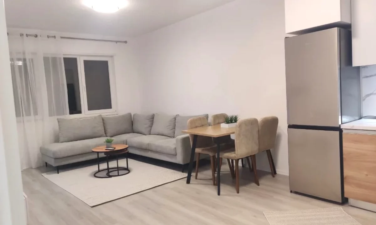Shtepi me qera Apartament ne Tirane, 2+1, Mobilimi E mobiluar, Pagesa 50,000  Leke.