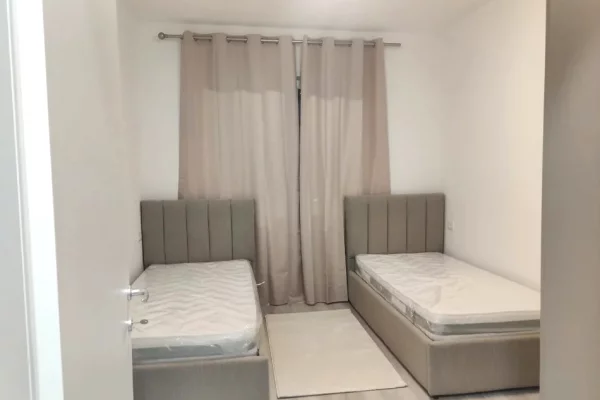 Shtepi me qera Apartament ne Tirane, 2+1, Mobilimi E mobiluar, Pagesa 50,000  Leke.