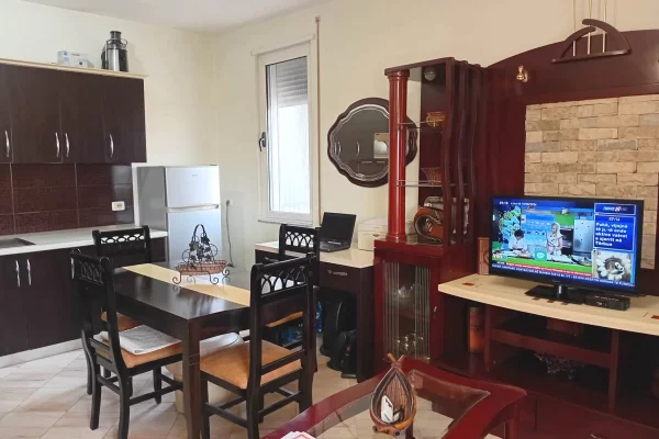 Shtepi ne shitje Apartament ne Tirane, 2+1, Mobilimi E mobiluar, Pagesa 16,000,000  Leke.