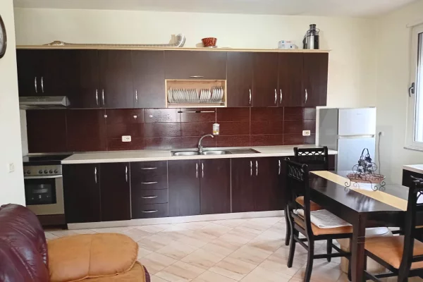 Shtepi ne shitje Apartament ne Tirane, 2+1, Mobilimi E mobiluar, Pagesa 16,000,000  Leke.