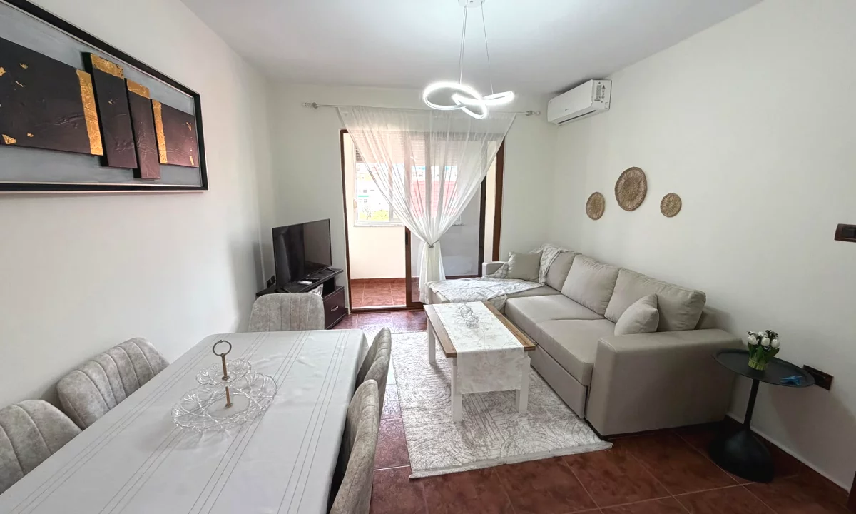 Shtepi me qera Apartament ne Tirane, 1+1, Mobilimi E mobiluar, Pagesa 45,000  Leke.