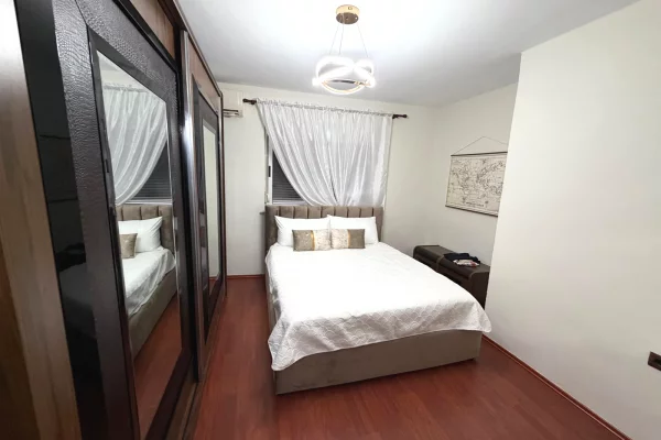 Shtepi me qera Apartament ne Tirane, 1+1, Mobilimi E mobiluar, Pagesa 45,000  Leke.
