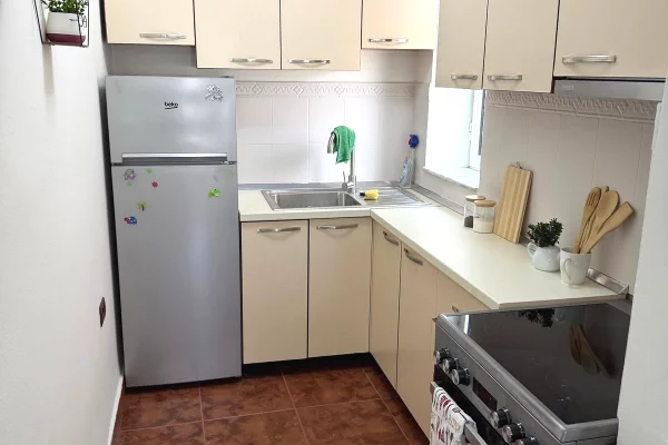 Shtepi me qera Apartament ne Tirane, 1+1, Mobilimi E mobiluar, Pagesa 45,000  Leke.