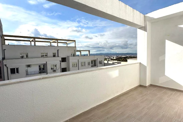 Shtepi ne shitje Apartament ne Tirane, 2+1, Mobilimi Bosh, pa mobiluar, Pagesa 135,000  Euro.