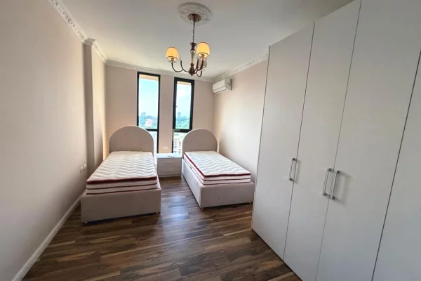 Shtepi ne shitje Apartament ne Tirane, 2+1, Mobilimi E mobiluar, Pagesa 300,000  Euro.
