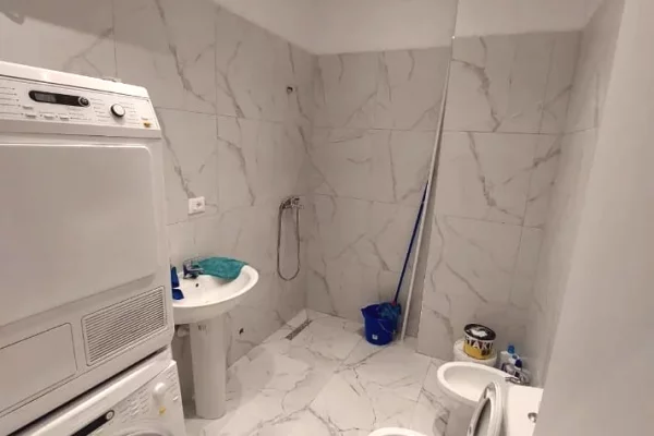 Shtepi me qera Apartament ne Tirane, 1+1, Mobilimi E mobiluar, Pagesa 55,000  Leke.
