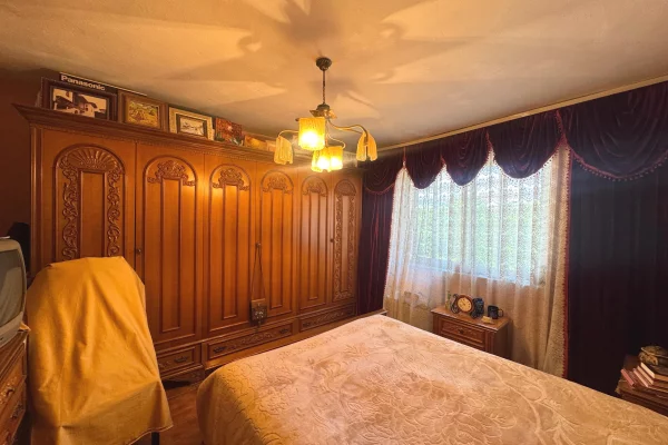 Shtepi ne shitje Apartament ne Tirane, 2+1, Mobilimi E mobiluar, Pagesa 168,000  Euro.