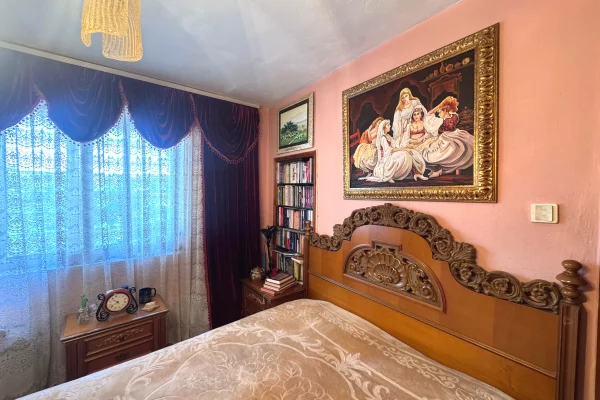 Shtepi ne shitje Apartament ne Tirane, 2+1, Mobilimi E mobiluar, Pagesa 168,000  Euro.