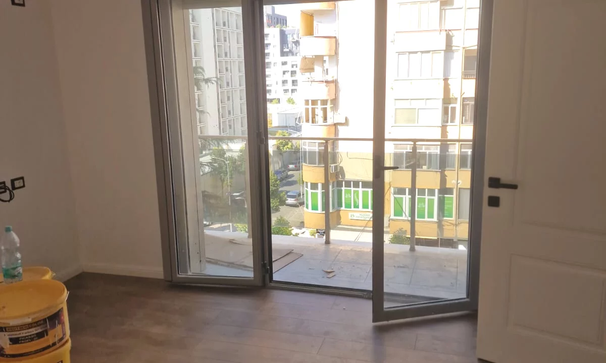 Shtepi ne shitje Apartament ne Tirane, 1+1, Mobilimi Bosh, pa mobiluar, Pagesa 16,500,000  Leke.