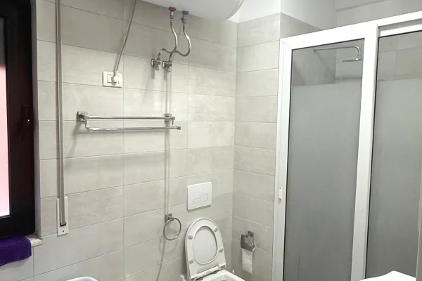 Shtepi me qera Apartament ne Tirane, 1+1, Mobilimi E mobiluar, Pagesa 600  Euro.