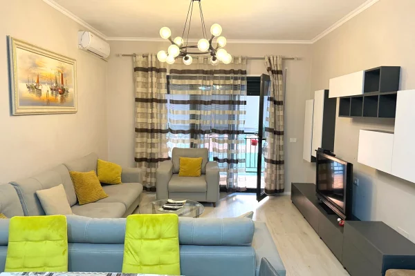 Jepet me qera apartament 1+1+post parkimi ne kompleksin "Green City" ne Unaze Te Re.