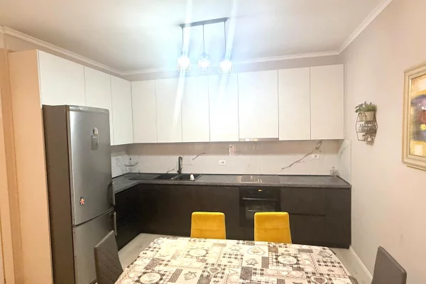 Shtepi me qera Apartament ne Tirane, 1+1, Mobilimi E mobiluar, Pagesa 600  Euro.