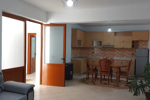 Shtepi me qera Apartament ne Tirane, 2+1, Mobilimi E mobiluar, Pagesa 50,000  Leke.