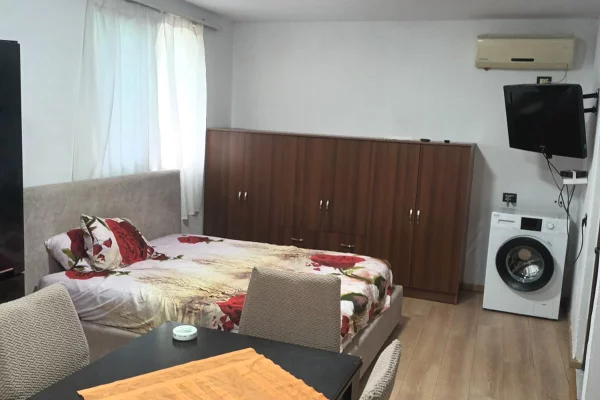 Shtepi me qera Apartament ne Tirane, Garsoniere, Mobilimi E mobiluar, Pagesa 35,000  Leke.