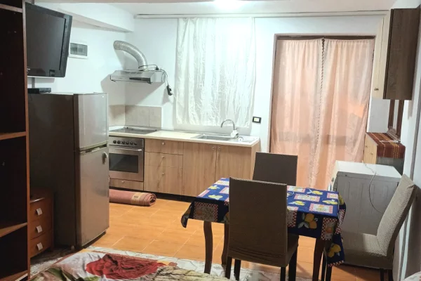 JEPET ME QERA APARTAMENT Home Studio 🔥  📍Ali Dem ; perballe "Aza elektroniks"