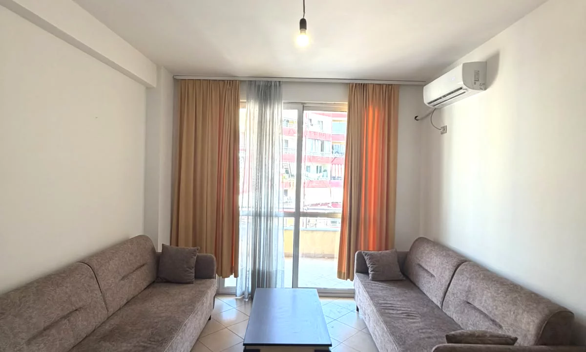 Shtepi ne shitje Apartament ne Tirane, 2+1, Mobilimi E mobiluar, Pagesa 145,000  Euro.