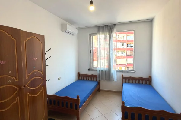 Shtepi ne shitje Apartament ne Tirane, 2+1, Mobilimi E mobiluar, Pagesa 145,000  Euro.