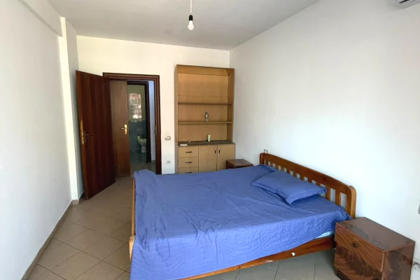 Shtepi ne shitje Apartament ne Tirane, 2+1, Mobilimi E mobiluar, Pagesa 145,000  Euro.