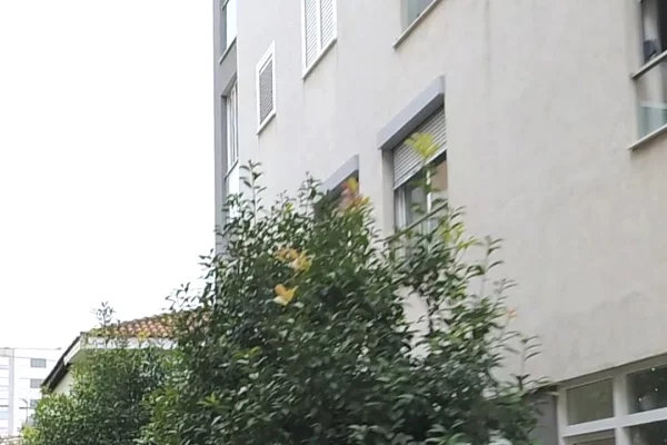 Ambient biznesi me qera 1+1 ne Tirane - 40,000 Leke