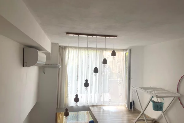 Shtepi me qera Duplex(shtepi me 2 kate) ne Tirane, 1+1, Mobilimi E mobiluar, Pagesa 55,000  Leke.