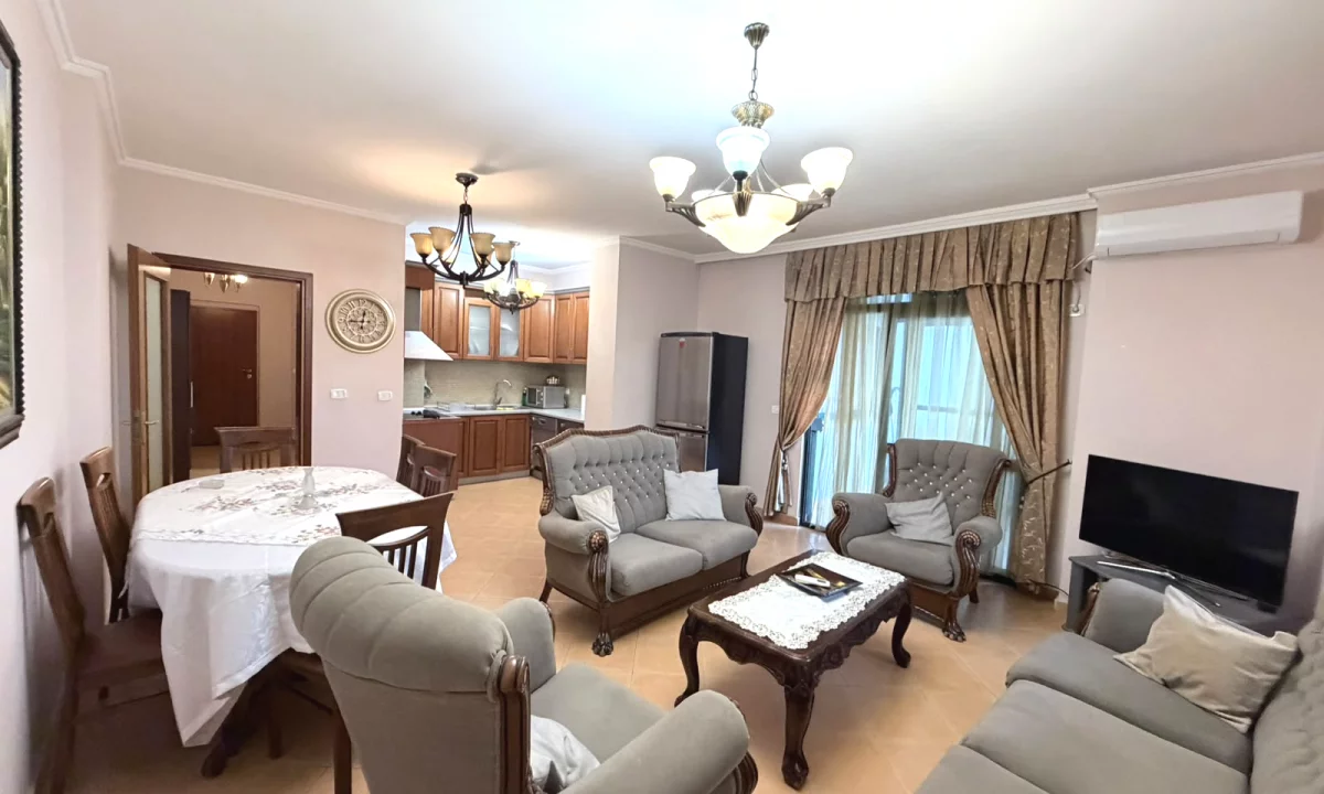 Shtepi me qera Apartament ne Tirane, 2+1, Mobilimi E mobiluar, Pagesa 700  Euro.