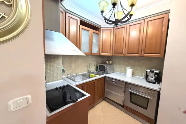Shtepi me qera Apartament ne Tirane, 2+1, Mobilimi E mobiluar, Pagesa 700  Euro.