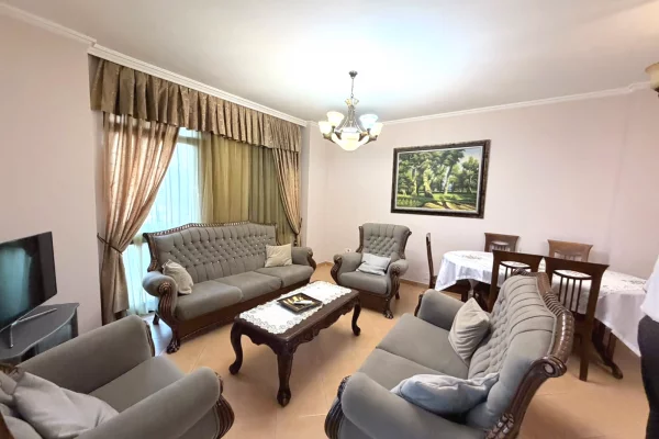 Shtepi me qera Apartament ne Tirane, 2+1, Mobilimi E mobiluar, Pagesa 700  Euro.