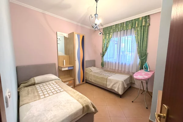 Shtepi me qera Apartament ne Tirane, 2+1, Mobilimi E mobiluar, Pagesa 700  Euro.