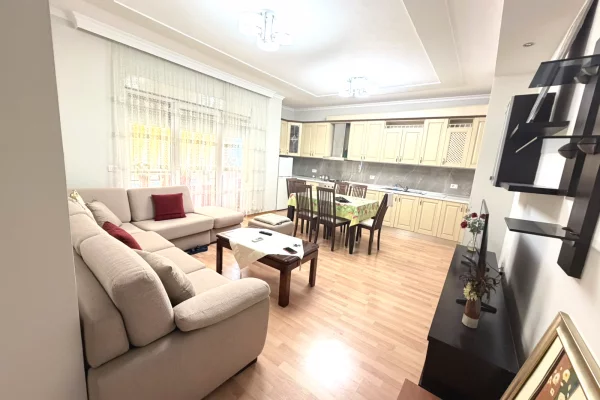 Shtepi me qera 2+1 ne Tirane - 65,000 Leke