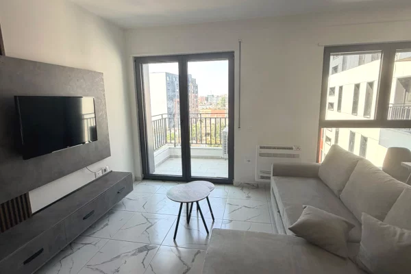 Shtepi me qera 1+1 ne Tirane - 55,000 Leke