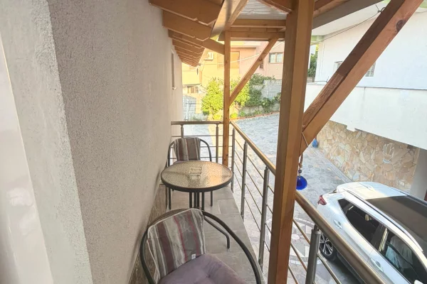 Shtepi me qera Apartament ne Tirane, 1+1, Mobilimi E mobiluar, Pagesa 50,000  Leke.
