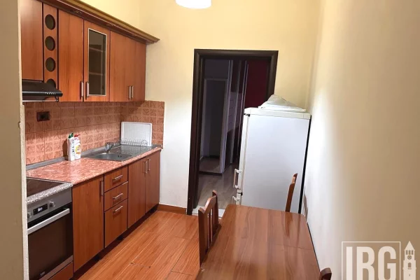 Shtepi me qera Apartament ne Tirane, 1+1, Mobilimi E mobiluar, Pagesa 45,000  Leke.