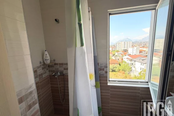 Shtepi me qera Apartament ne Tirane, Garsoniere, Mobilimi E mobiluar, Pagesa 45,000  Leke.