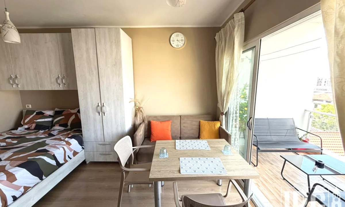 Shtepi me qera Apartament ne Tirane, Garsoniere, Mobilimi E mobiluar, Pagesa 45,000  Leke.