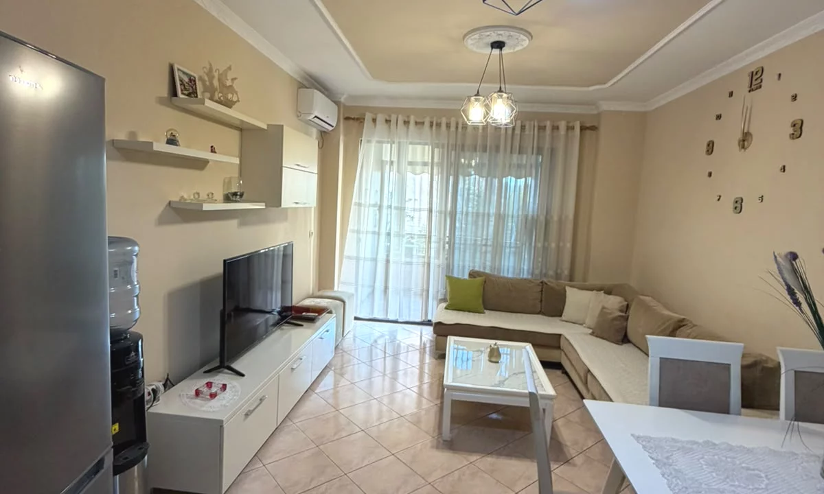 Shtepi me qera Apartament ne Tirane, 2+1, Mobilimi E mobiluar, Pagesa 480  Euro.