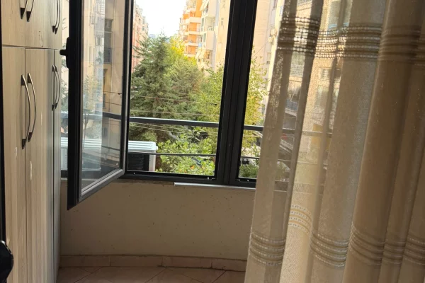 Shtepi me qera Apartament ne Tirane, 2+1, Mobilimi E mobiluar, Pagesa 480  Euro.
