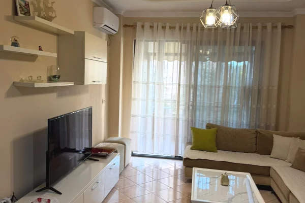 Shtepi me qera Apartament ne Tirane, 2+1, Mobilimi E mobiluar, Pagesa 480  Euro.