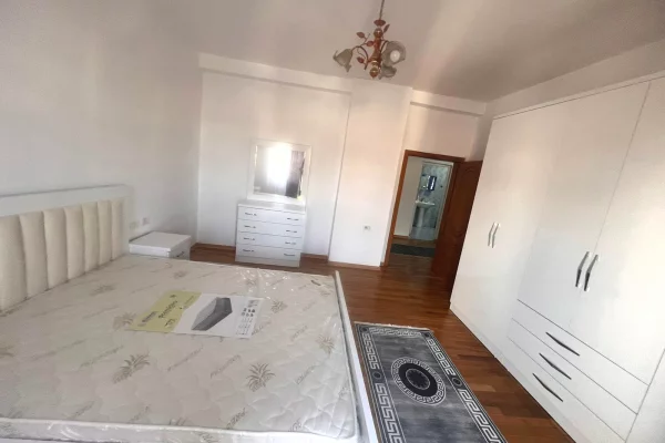 Shtepi me qera Apartament ne Tirane, 2+1, Mobilimi E mobiluar, Pagesa 60,000  Leke.