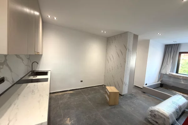 Shtepi me qera Apartament ne Tirane, Garsoniere, Mobilimi E mobiluar, Pagesa 40,000  Leke.