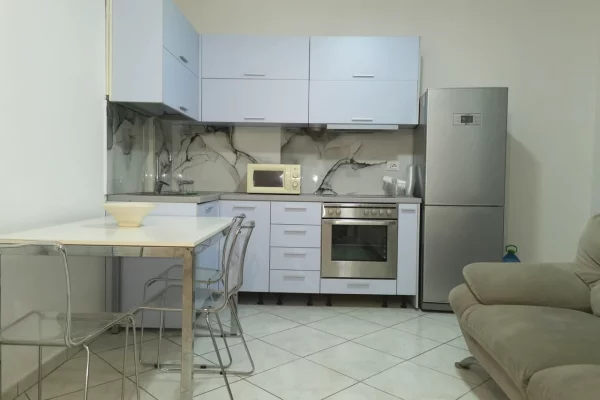 Shitet Apartament 1+1 📍Bulevardi Migjeni prane Nela 6