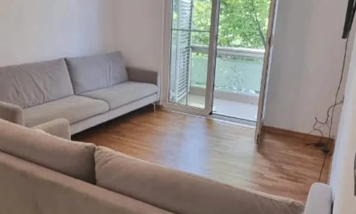 Shtepi me qera Apartament ne Tirane, 2+1, Mobilimi E mobiluar, Pagesa 80,000  Leke.