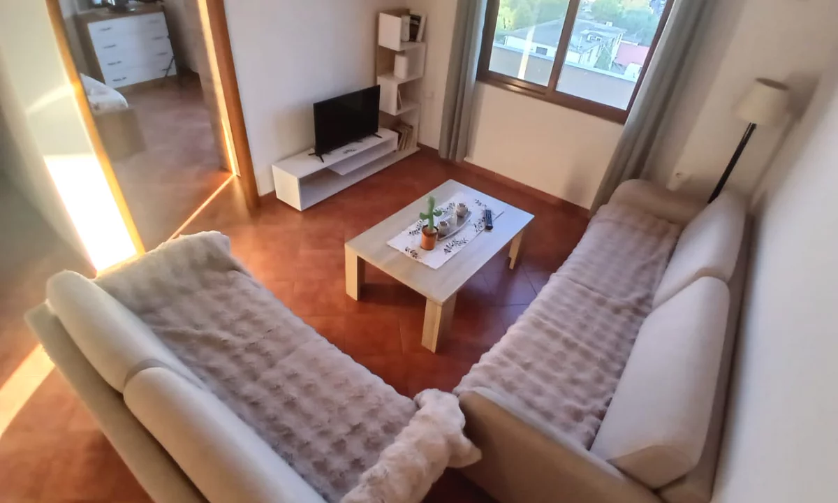 Shtepi me qera Apartament ne Tirane, 2+1, Mobilimi E mobiluar, Pagesa 65,000  Leke.