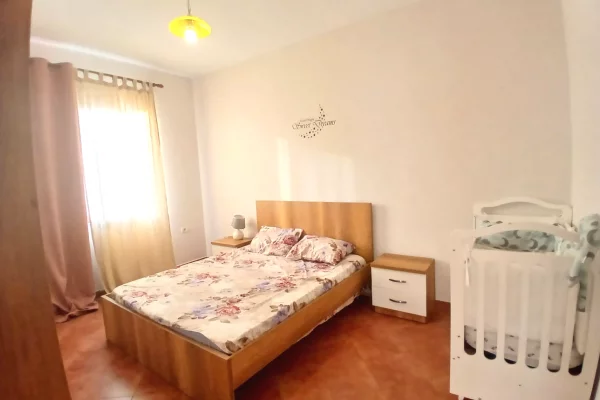 Shtepi me qera Apartament ne Tirane, 2+1, Mobilimi E mobiluar, Pagesa 65,000  Leke.