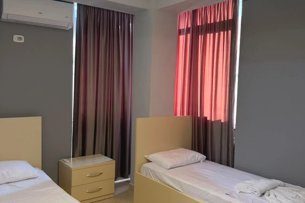 Shtepi me qera Apartament ne Tirane, 2+1, Mobilimi E mobiluar, Pagesa 750  Euro.