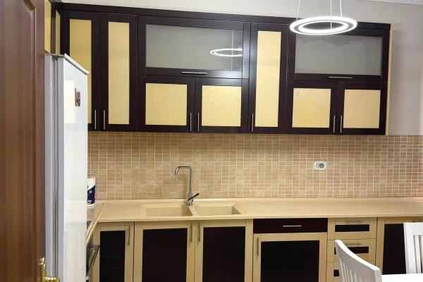 Shtepi me qera Apartament ne Tirane, 2+1, Mobilimi E mobiluar, Pagesa 750  Euro.