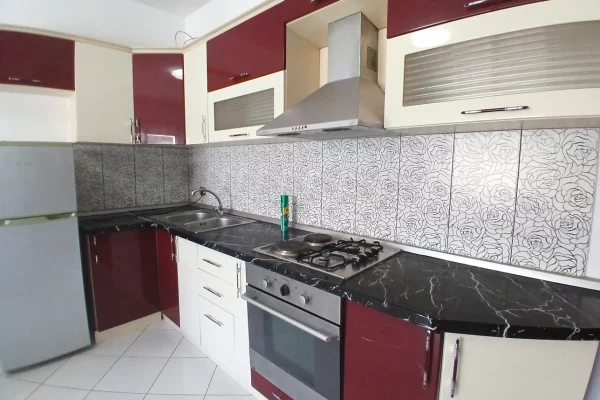Shtepi me qera Apartament ne Tirane, 2+1, Mobilimi E mobiluar, Pagesa 50,000  Leke.